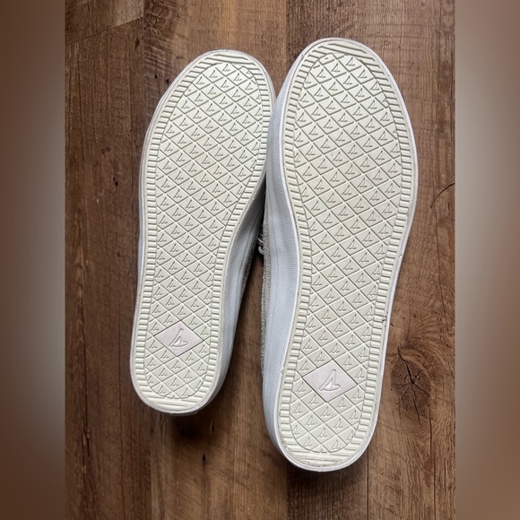 NEW Light Grey Sperry Top Sider Sneakers Sz 10 - Picture 3 of 6